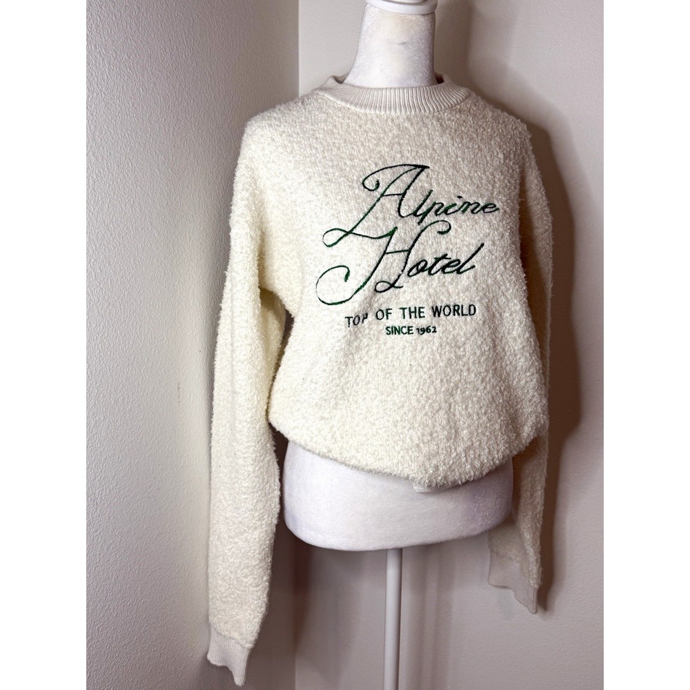 Universal Thread Women's Ivory Alpine Hotel Embroidered Chunky Knit Sweater M - Picture 1 of 6